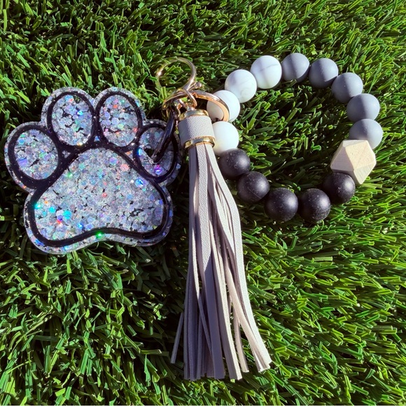 Glitter Paw Print Key Holder with Tassel - Picture 6 of 8